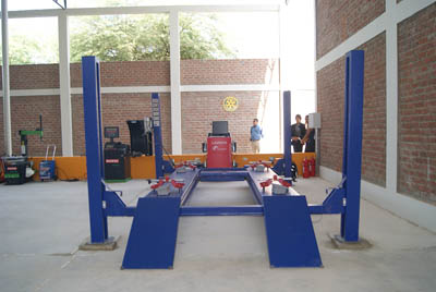 Inauguraci&oacute;n de taller de Mec&aacute;nica